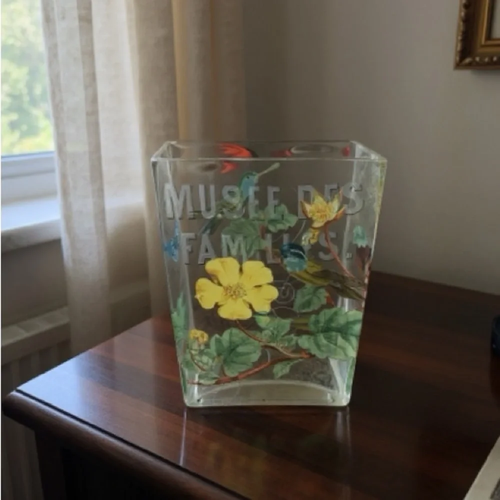 Rare Vintage Floral Glass Vase with Yellow Accents and Hummingbirds
